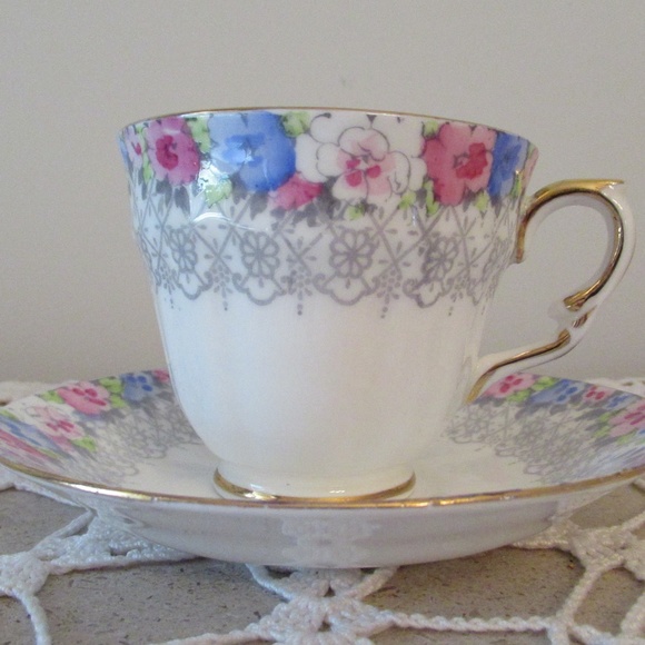 Crown Fine Bone China Cup & Saucer - Picture 2 of 9
